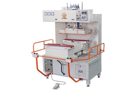 NS-9504P-A 自動(dòng)轉(zhuǎn)頭立體擔(dān)桿壓平機(jī)